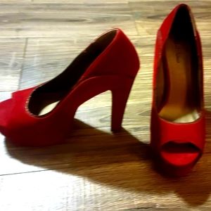 Red/gold stiletto/wedge pumps size 10